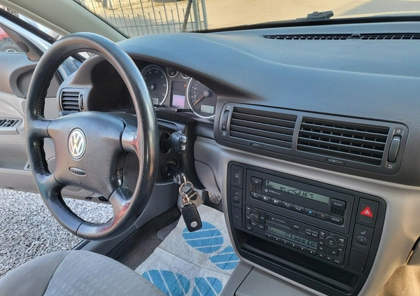 Volkswagen Passat cena 9900 przebieg: 232565, rok produkcji 2003 z Stawiszyn małe 379